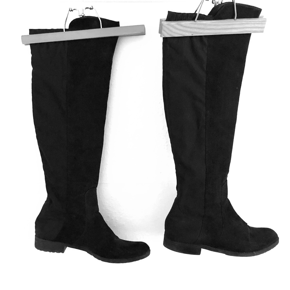 Tall suede boots stretch calves